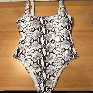 M One piece